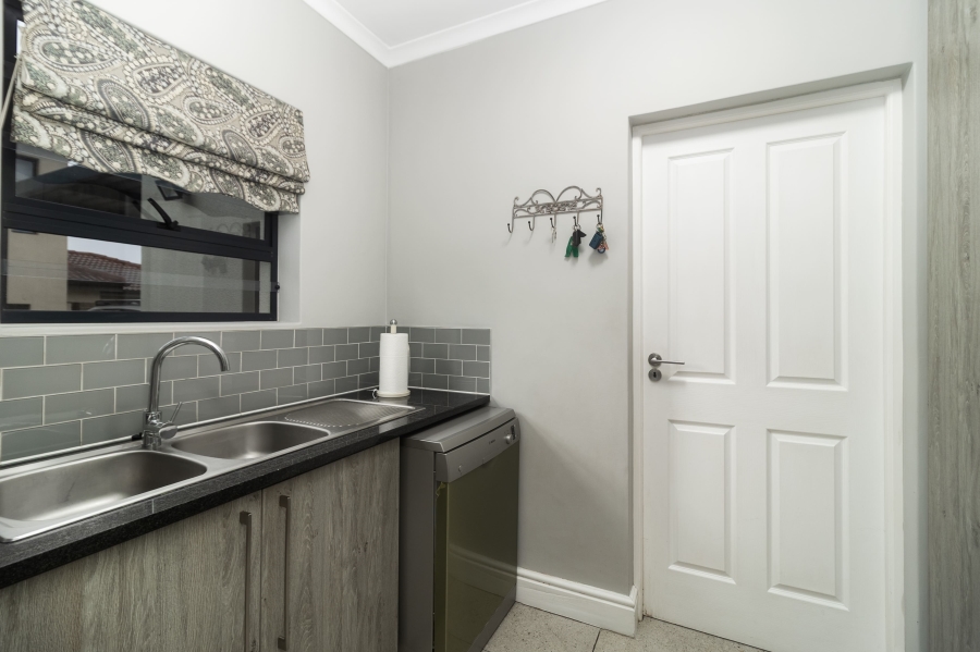 3 Bedroom Property for Sale in Protea Heights Western Cape
